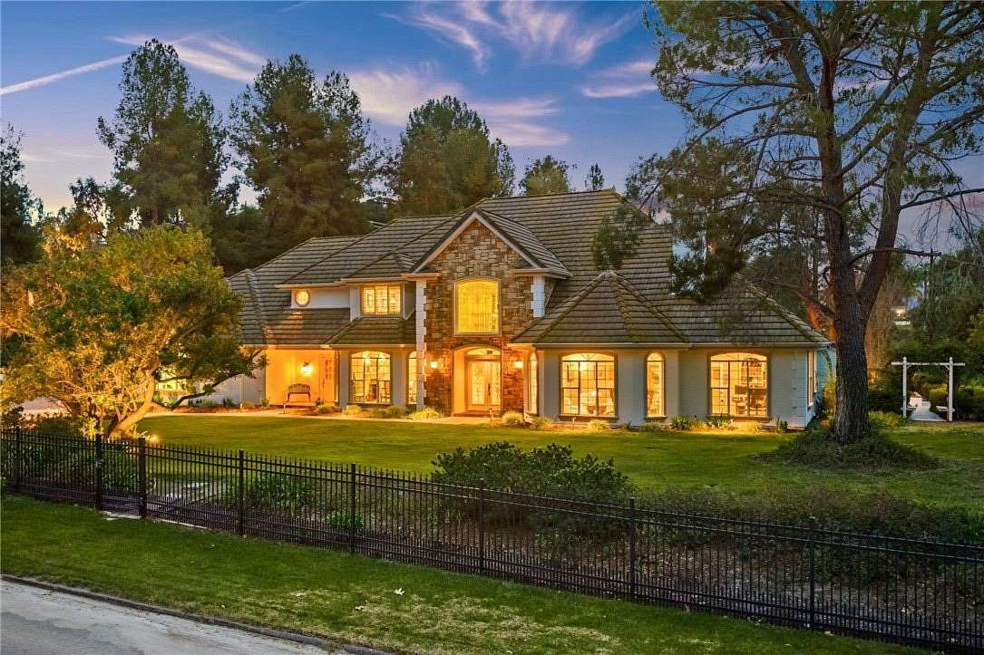 2.32 Acres of Residential Land with Home for Sale in Temecula, California