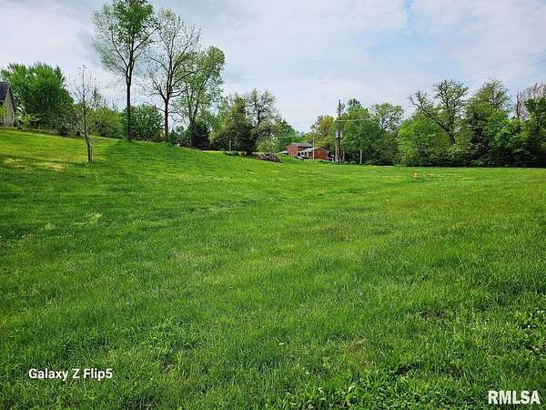 1.5 Acres of Residential Land for Sale in Carlinville, Illinois