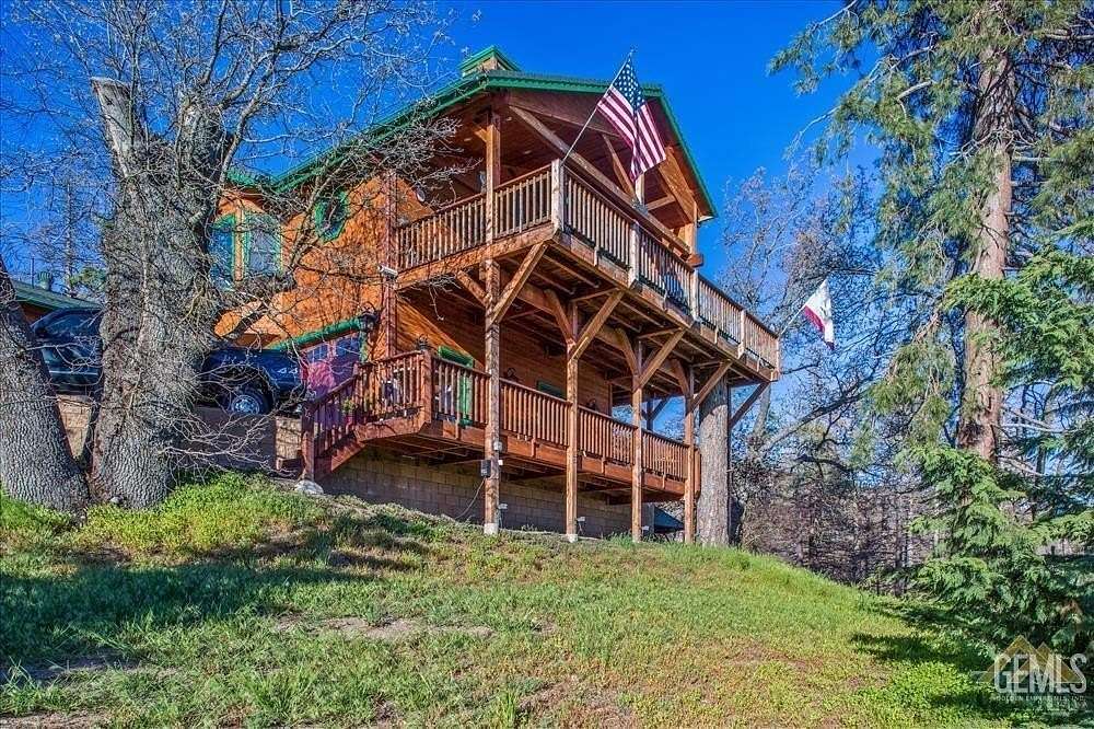 3.84 Acres of Residential Land with Home for Sale in Tehachapi, California