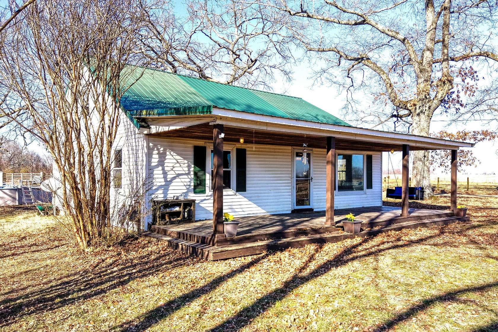 5 Acres of Residential Land with Home for Sale in Ethridge, Tennessee