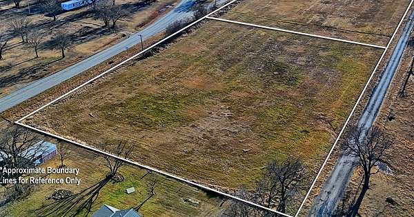 1.85 Acres of Residential Land for Sale in St. Jo, Texas