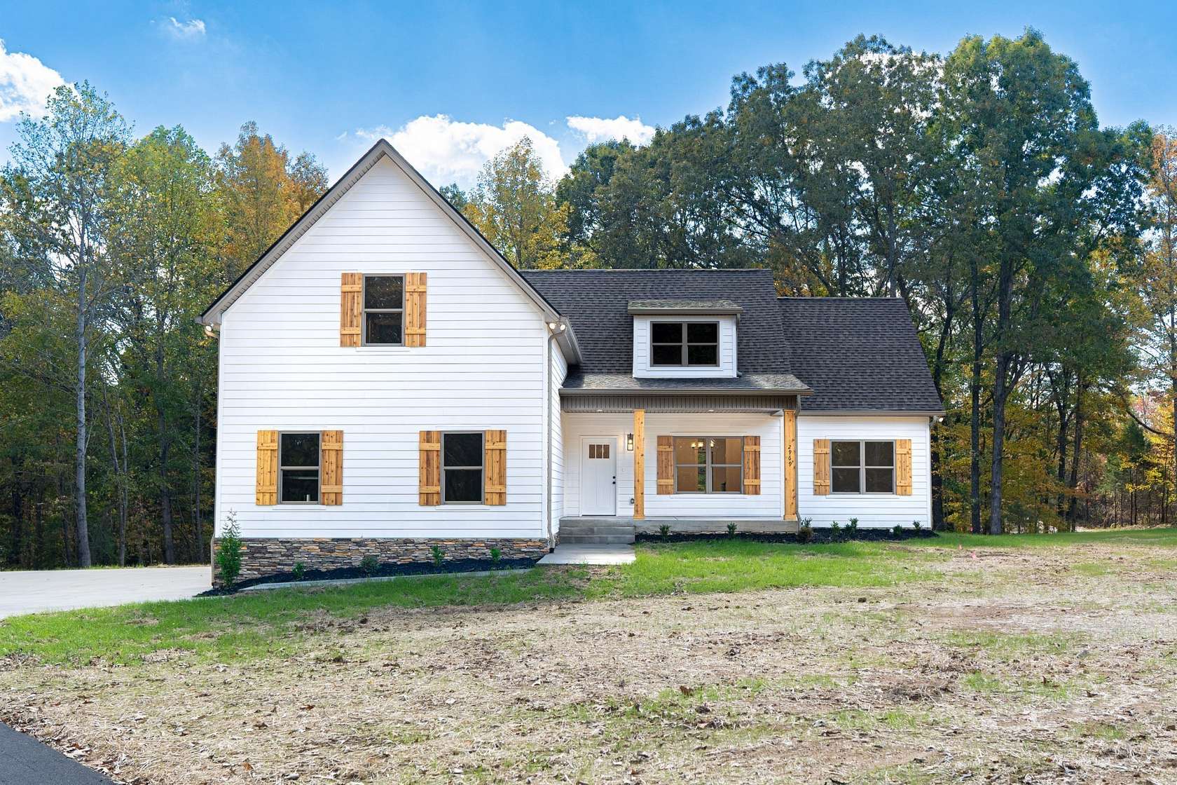 5 Acres of Land with Home for Sale in Greenbrier, Tennessee