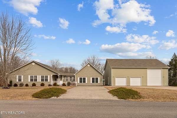 4 Acres of Residential Land with Home for Sale in Clarkrange, Tennessee