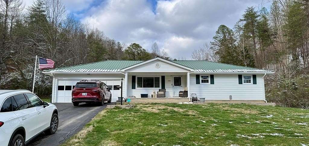 122 Acres of Recreational Land with Home for Sale in Louisa, Kentucky