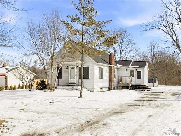 2.44 Acres of Residential Land with Home for Sale in Marysville, Michigan