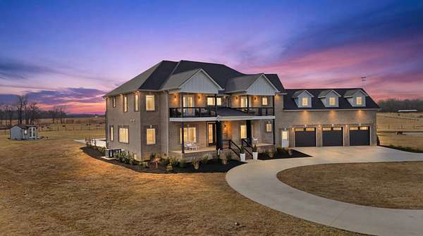 5.1 Acres of Residential Land with Home for Sale in Clarksville, Tennessee