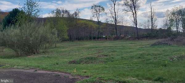 6 Acres of Residential Land for Sale in Ringtown, Pennsylvania