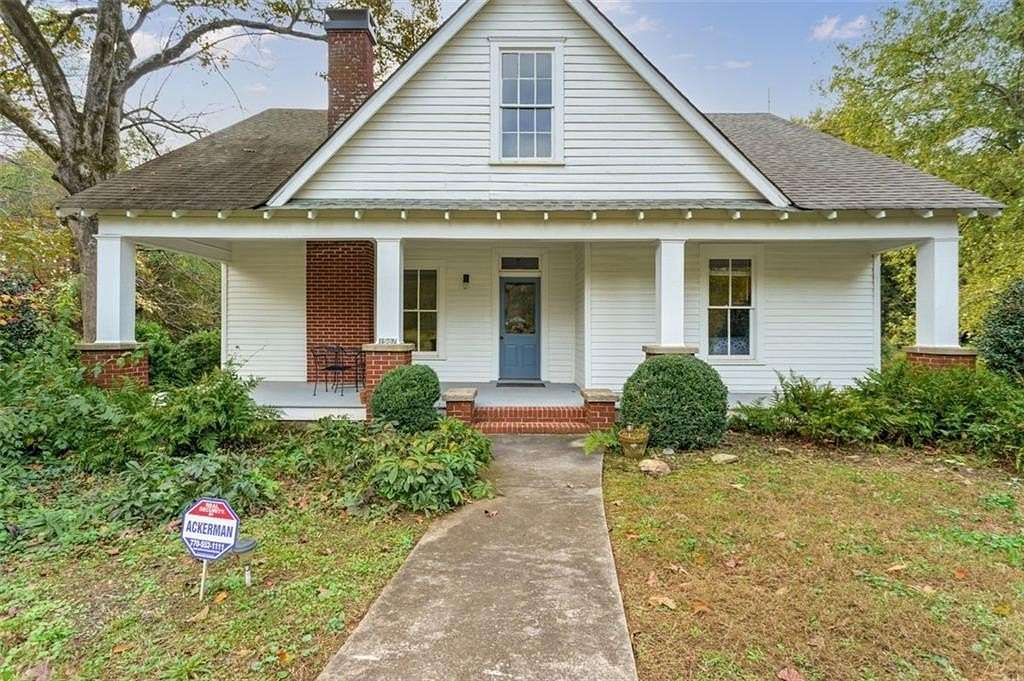 2.2 Acres of Residential Land with Home for Lease in Atlanta, Georgia