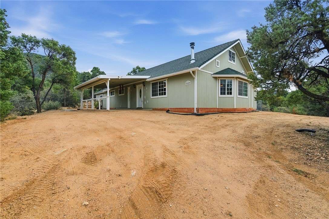 2 Acres of Residential Land with Home for Sale in Kingman, Arizona