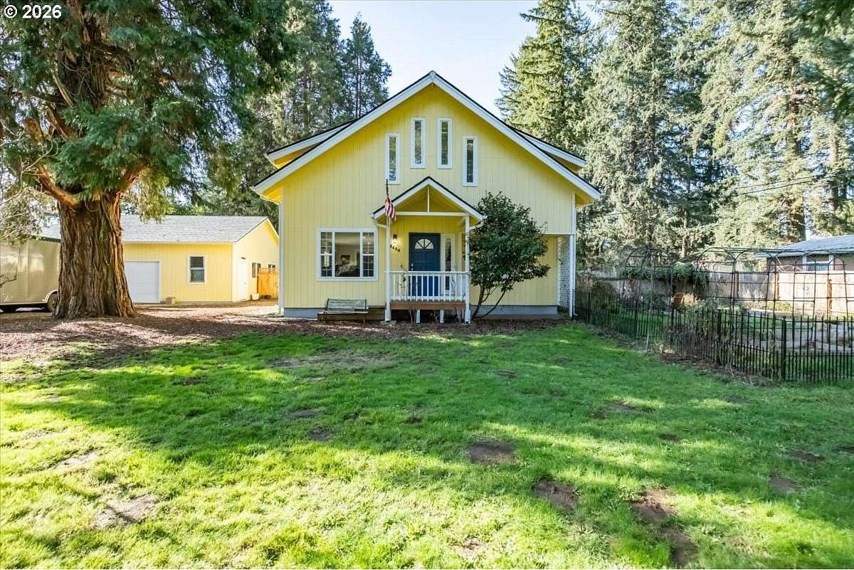 1.69 Acres of Residential Land with Home for Sale in Sweet Home, Oregon