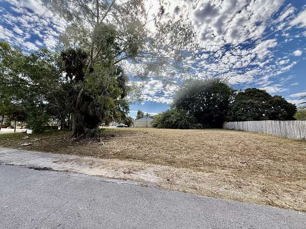 0.28 Acres of Residential Land for Sale in Port St. Lucie, Florida