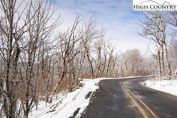 1 Acre of Residential Land for Sale in Beech Mountain, North Carolina