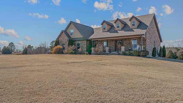 1.6 Acres of Residential Land with Home for Sale in Paragould, Arkansas