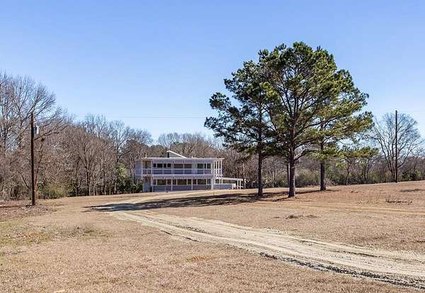2.77 Acres of Residential Land with Home for Sale in Nacogdoches, Texas
