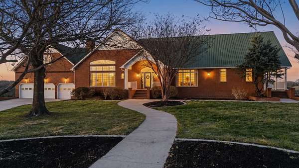 130 Acres of Land with Home for Sale in Shelbyville, Tennessee