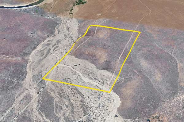 20 Acres of Land for Sale in Lake Hughes, California