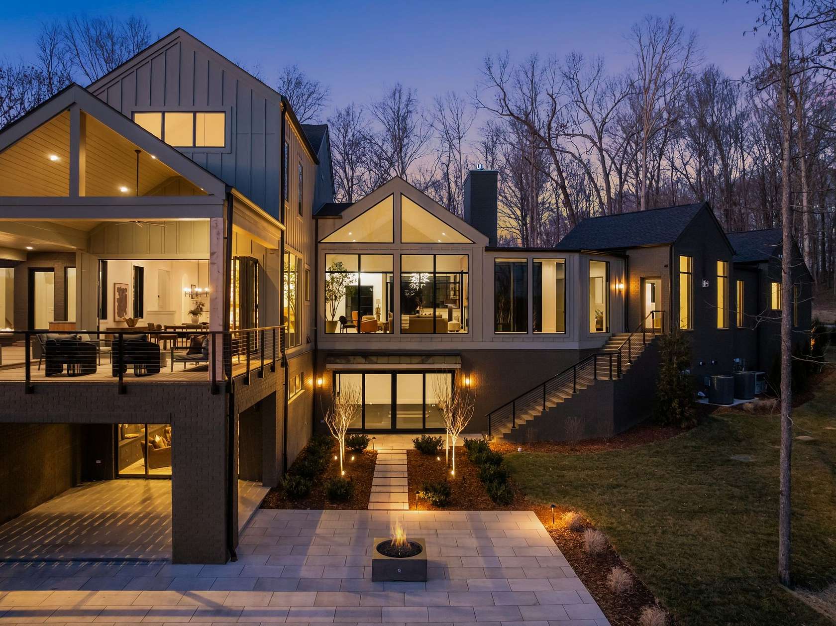 9.75 Acres of Residential Land with Home for Sale in Franklin, Tennessee