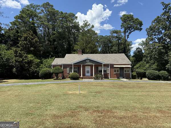 2 Acres of Residential Land with Home for Lease in Conyers, Georgia