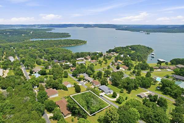 0.5 Acres of Land for Sale in Blue Eye, Missouri
