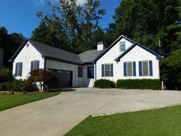 2.73 Acres of Residential Land with Home for Lease in Acworth, Georgia