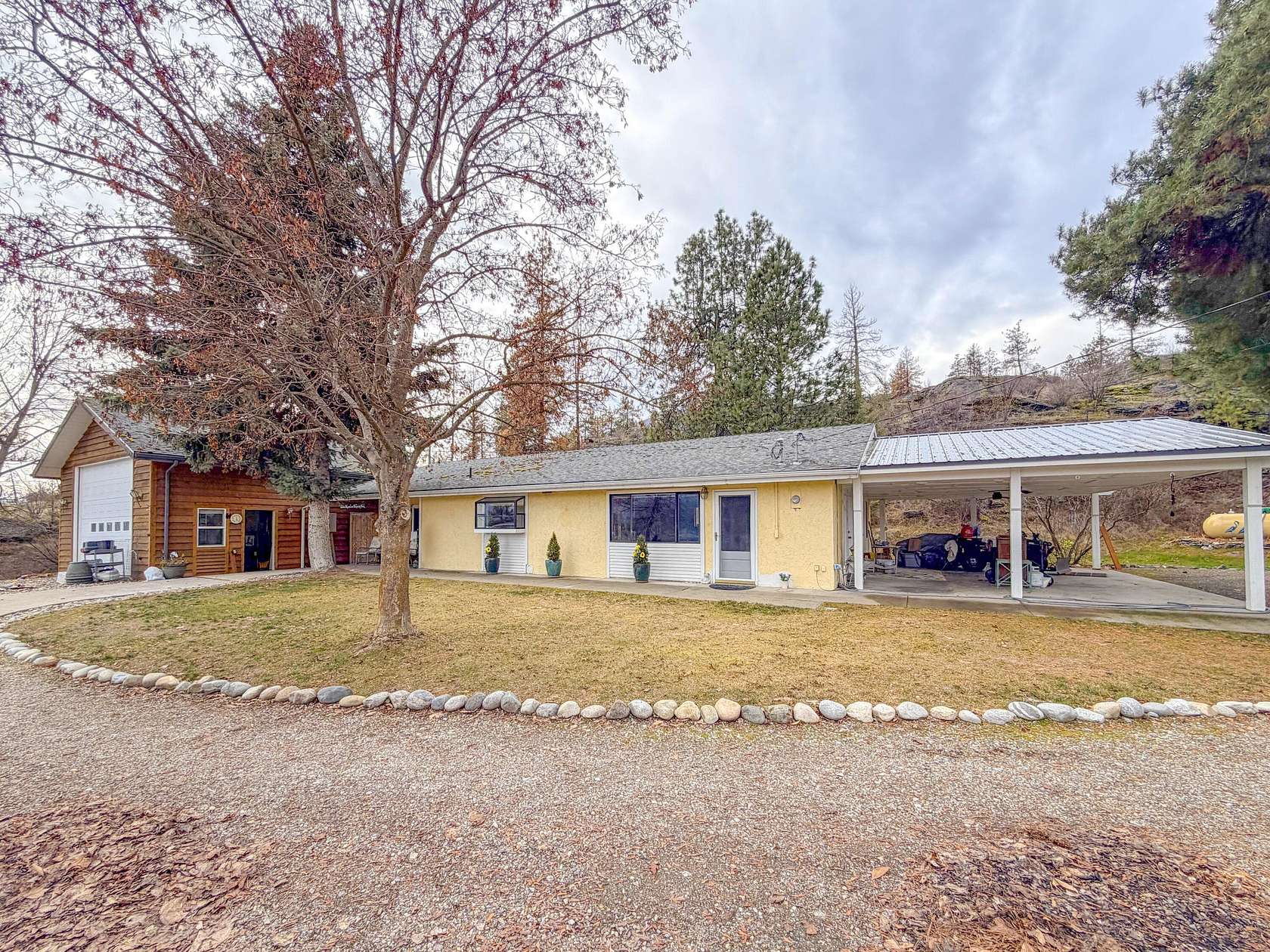 12.3 Acres of Land with Home for Sale in Kettle Falls, Washington