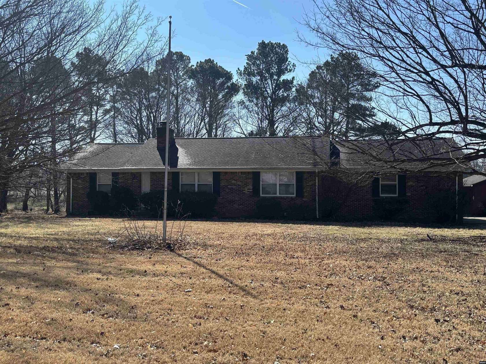 2.33 Acres of Residential Land with Home for Sale in Fulton, Kentucky