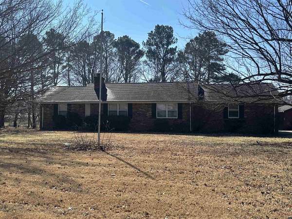 2.33 Acres of Residential Land with Home for Sale in Fulton, Kentucky