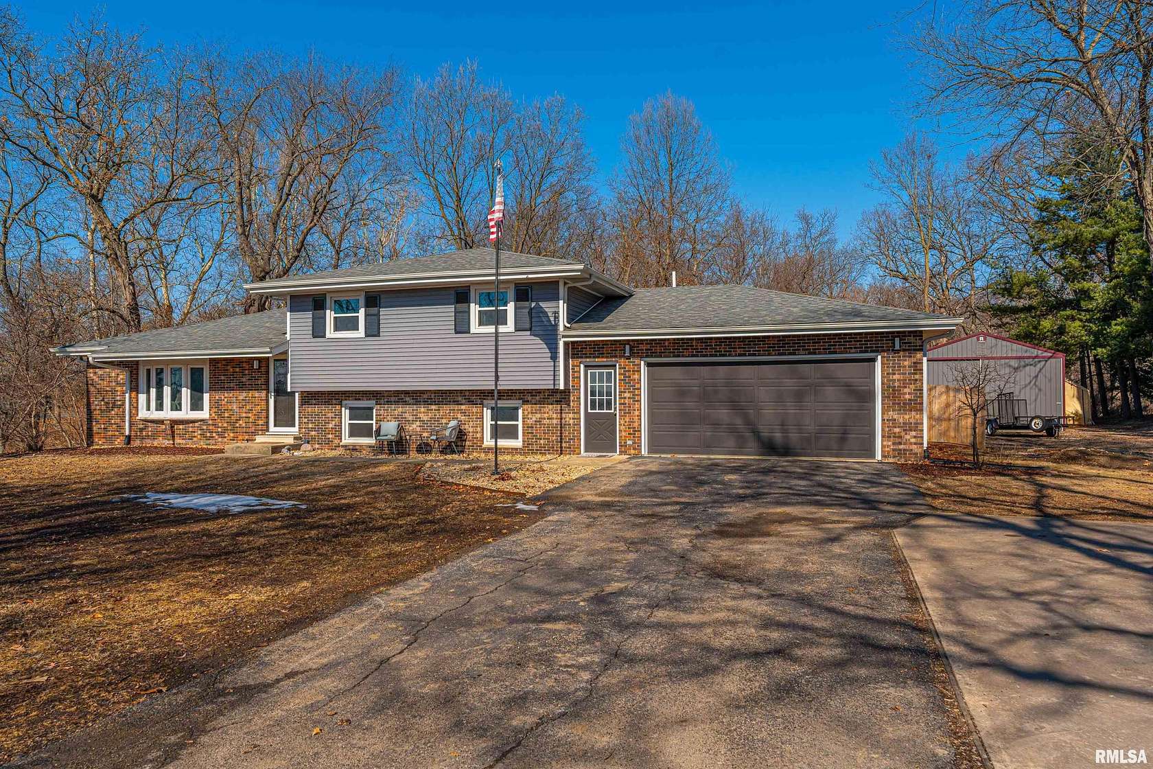 2.32 Acres of Land with Home for Sale in Petersburg, Illinois