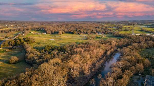 5.23 Acres of Land for Sale in Shelbyville, Tennessee