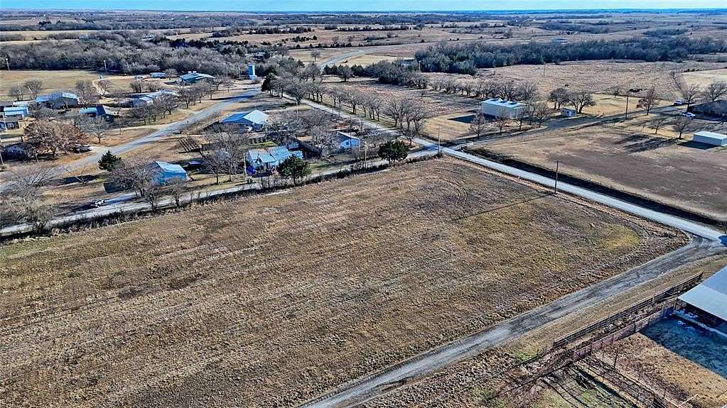 2 Acres of Residential Land for Sale in St. Jo, Texas
