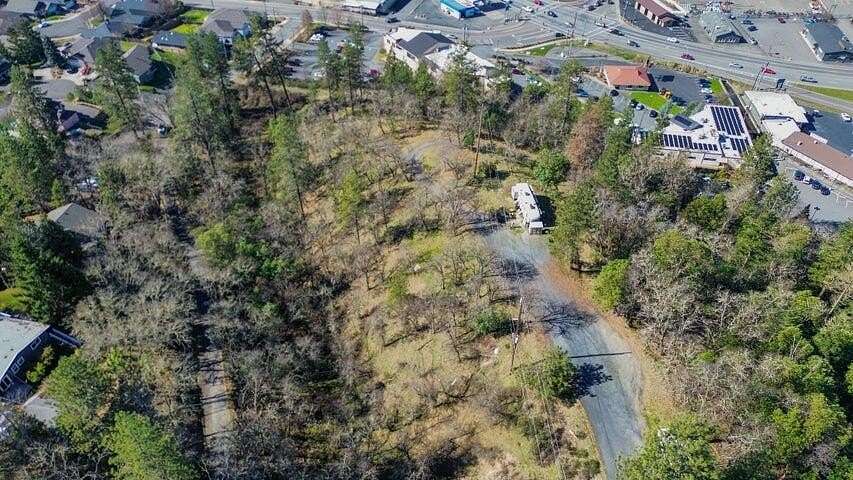 12.2 Acres of Mixed-Use Land for Sale in Grants Pass, Oregon