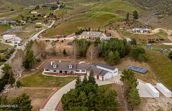 2.49 Acres of Land with Home for Sale in Leona Valley, California