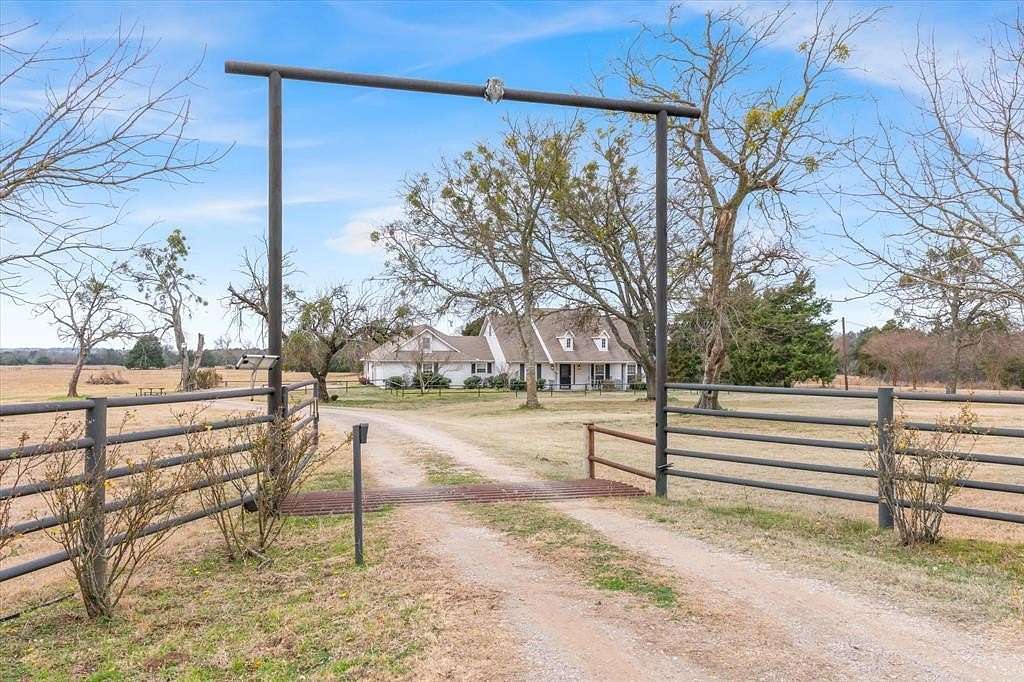 21.5 Acres of Agricultural Land with Home for Sale in Terrell, Texas