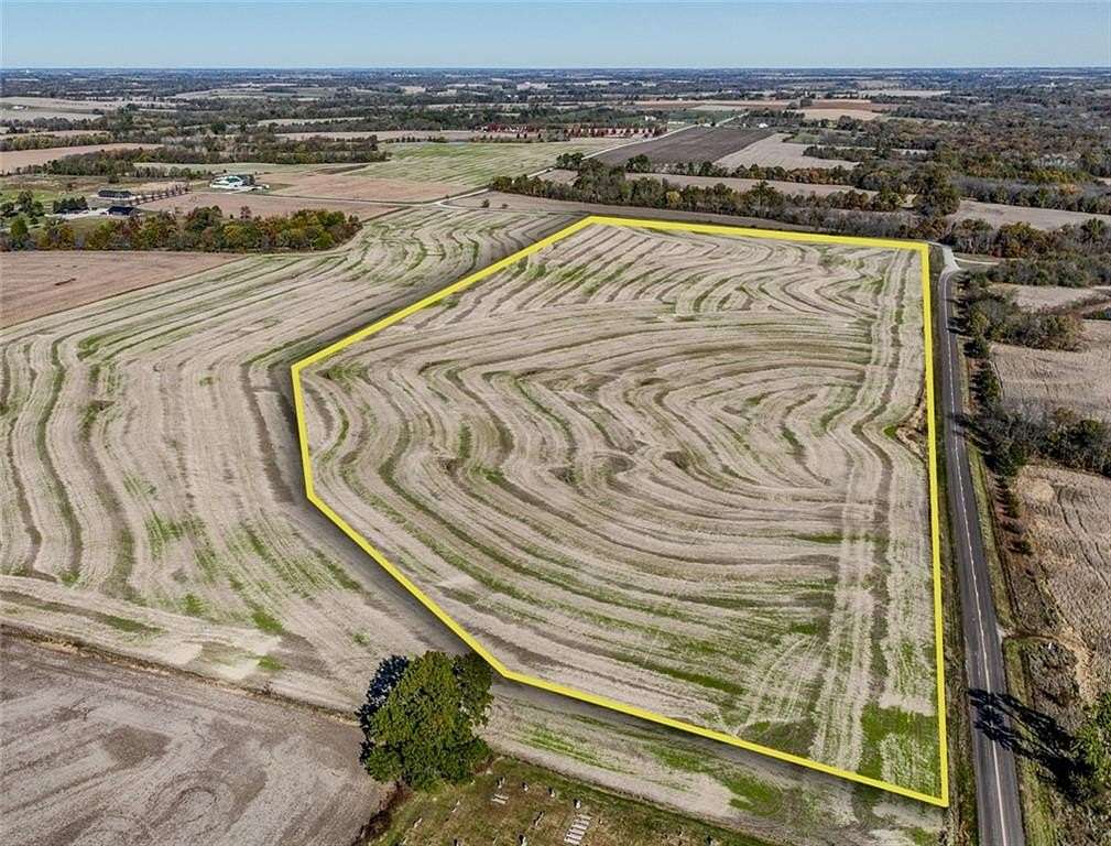 34.4 Acres of Agricultural Land for Sale in Jameson, Missouri