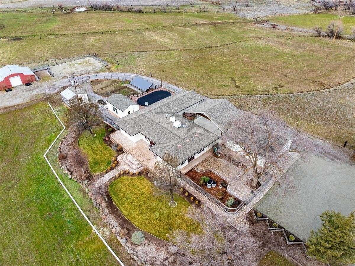 8.13 Acres of Land with Home for Sale in Montague, California