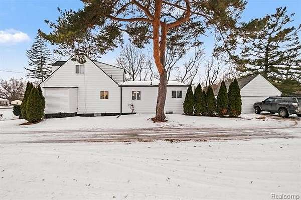 5 Acres of Land with Home for Sale in Flint, Michigan