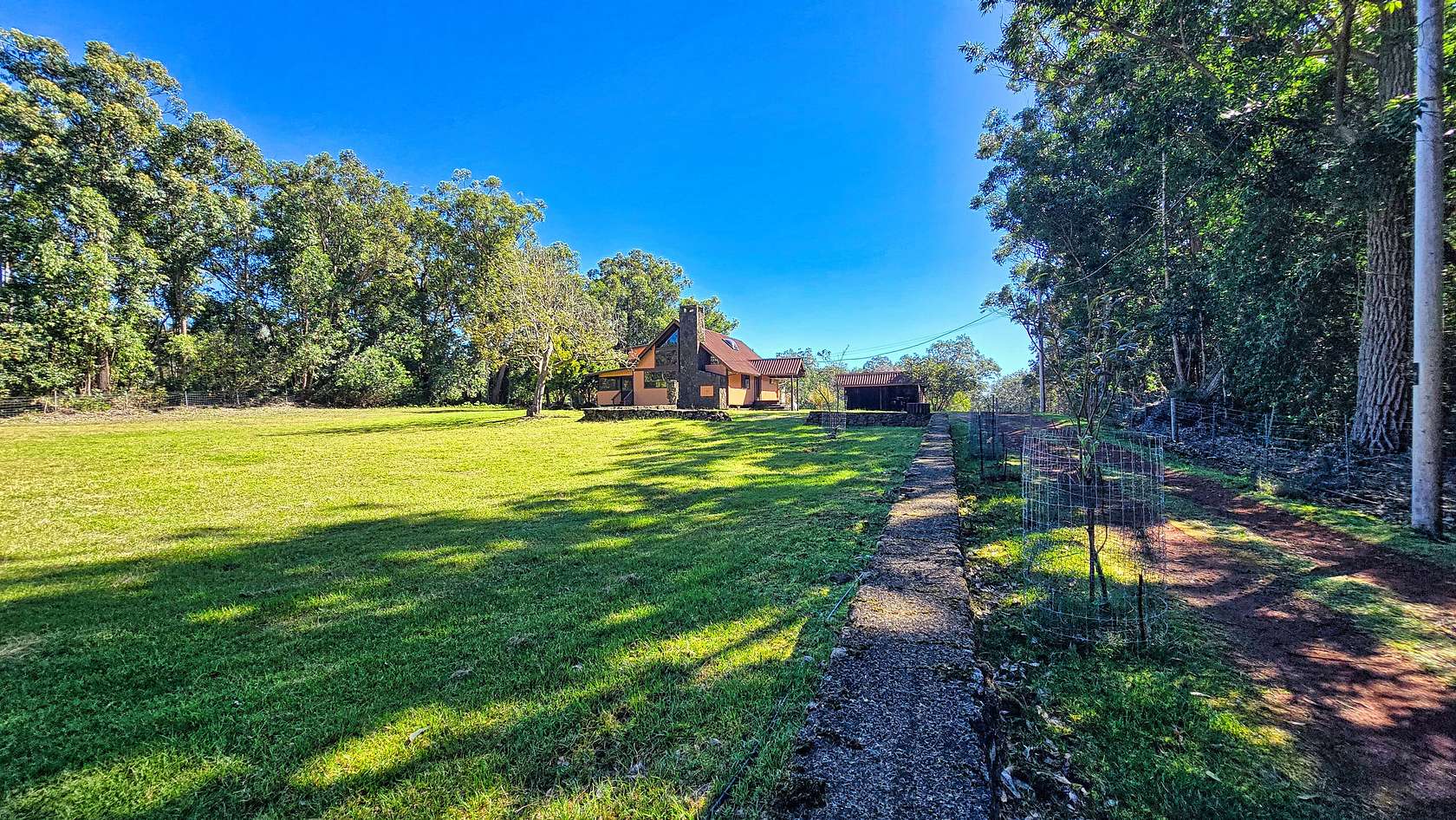 10.3 Acres of Land with Home for Sale in Nāʻālehu, Hawaii