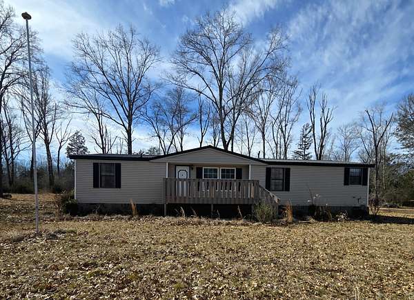 7 Acres of Residential Land with Home for Sale in Chapel Hill, Tennessee