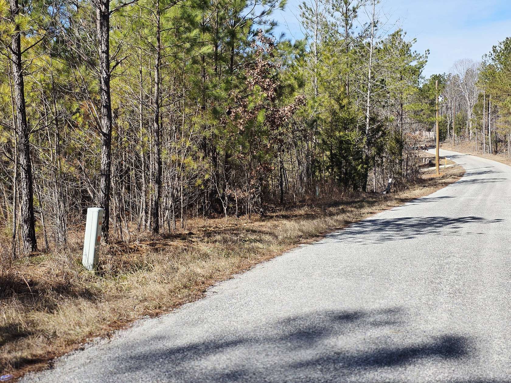 5 Acres of Residential Land for Sale in Camden, Tennessee