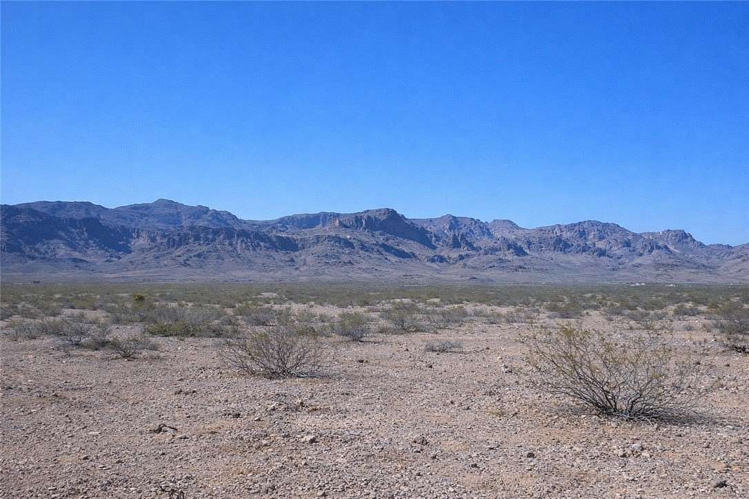 7.53 Acres of Land for Sale in Golden Valley, Arizona