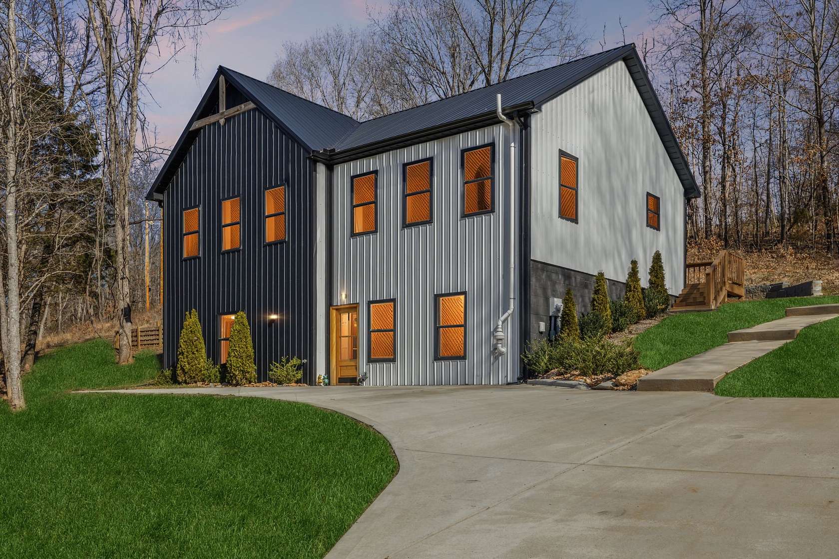 1.66 Acres of Land with Home for Sale in Cumberland City, Tennessee