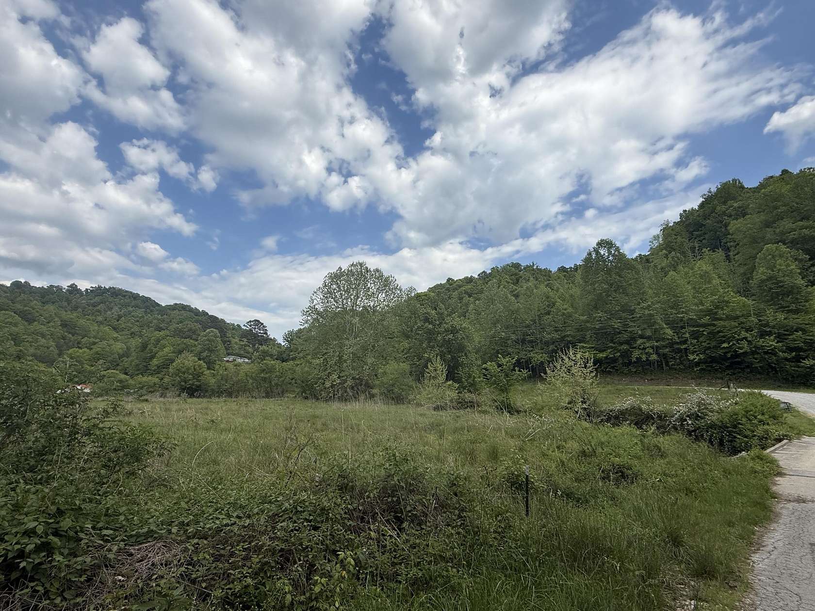 44 Acres of Land for Sale in Barbourville, Kentucky