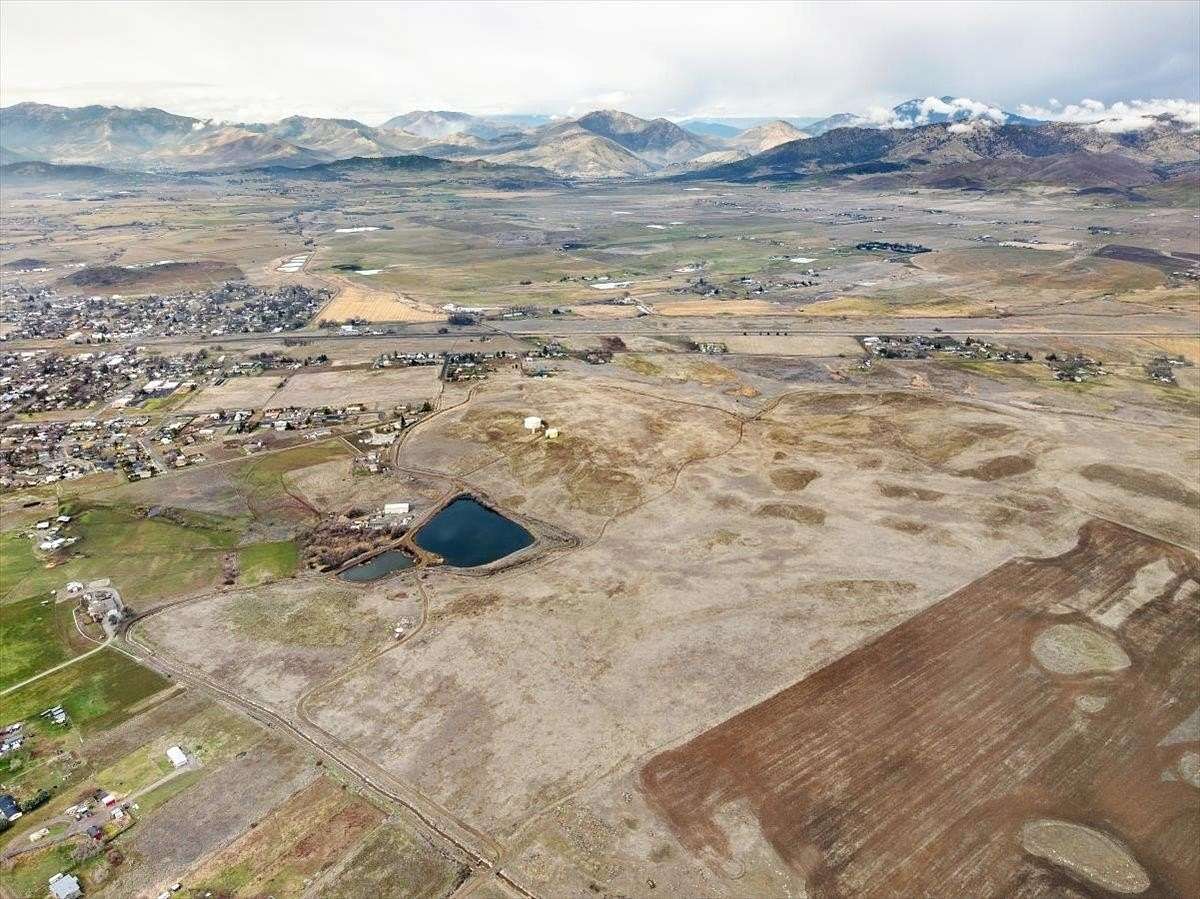 104 Acres of Recreational & Residential Land for Sale in Montague, California