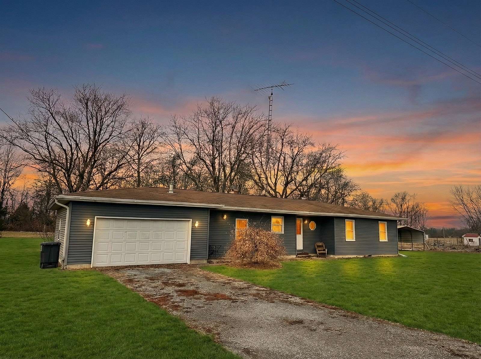 1.58 Acres of Residential Land with Home for Sale in Clay City, Illinois