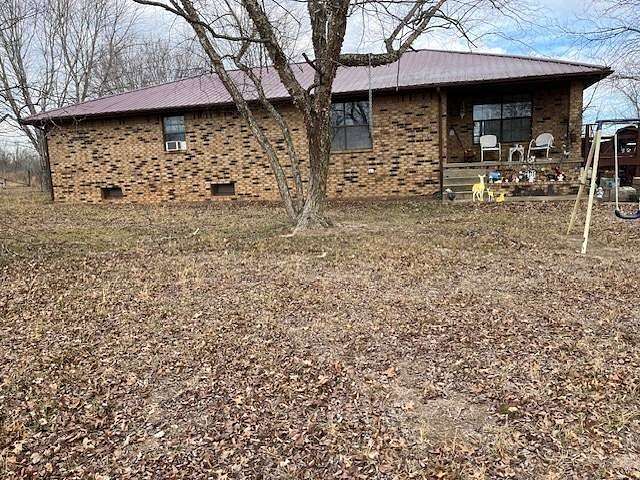 5.28 Acres of Residential Land with Home for Sale in Viola, Arkansas