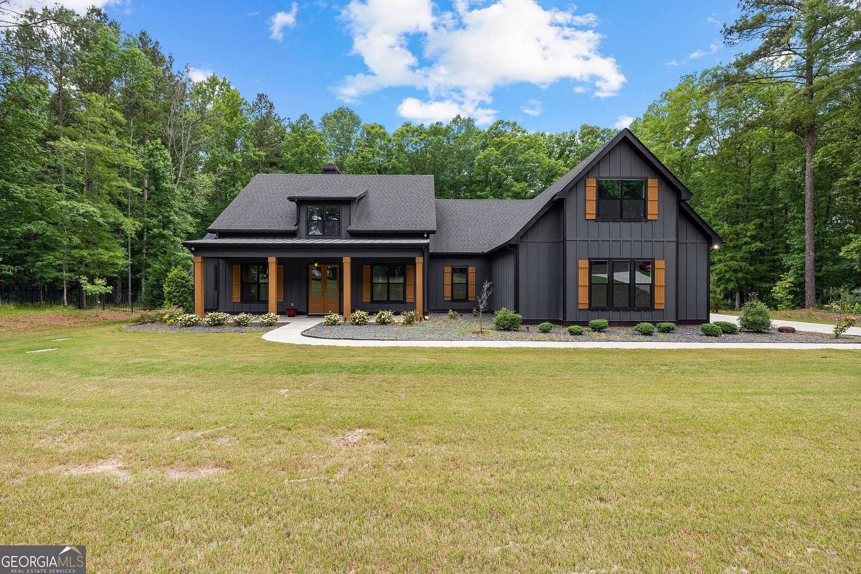 5 Acres of Land with Home for Sale in Senoia, Georgia