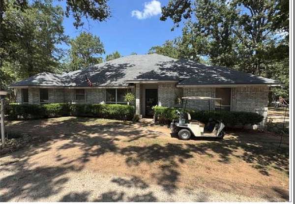 2.18 Acres of Residential Land with Home for Sale in Reno, Texas