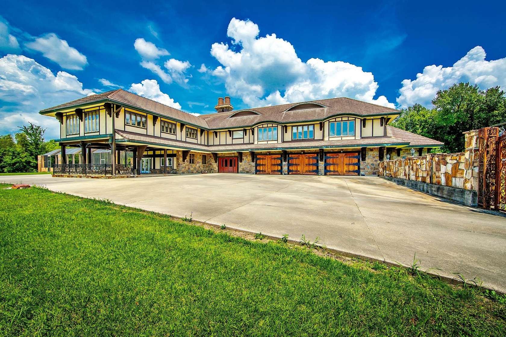 8.45 Acres of Land with Home for Sale in Houma, Louisiana