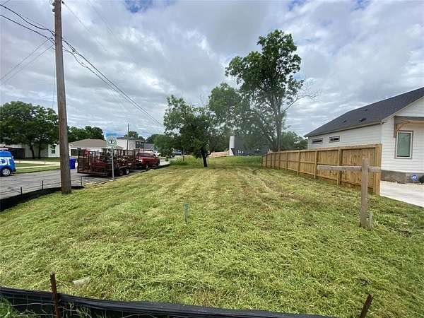 0.09 Acres of Land for Sale in Waco, Texas