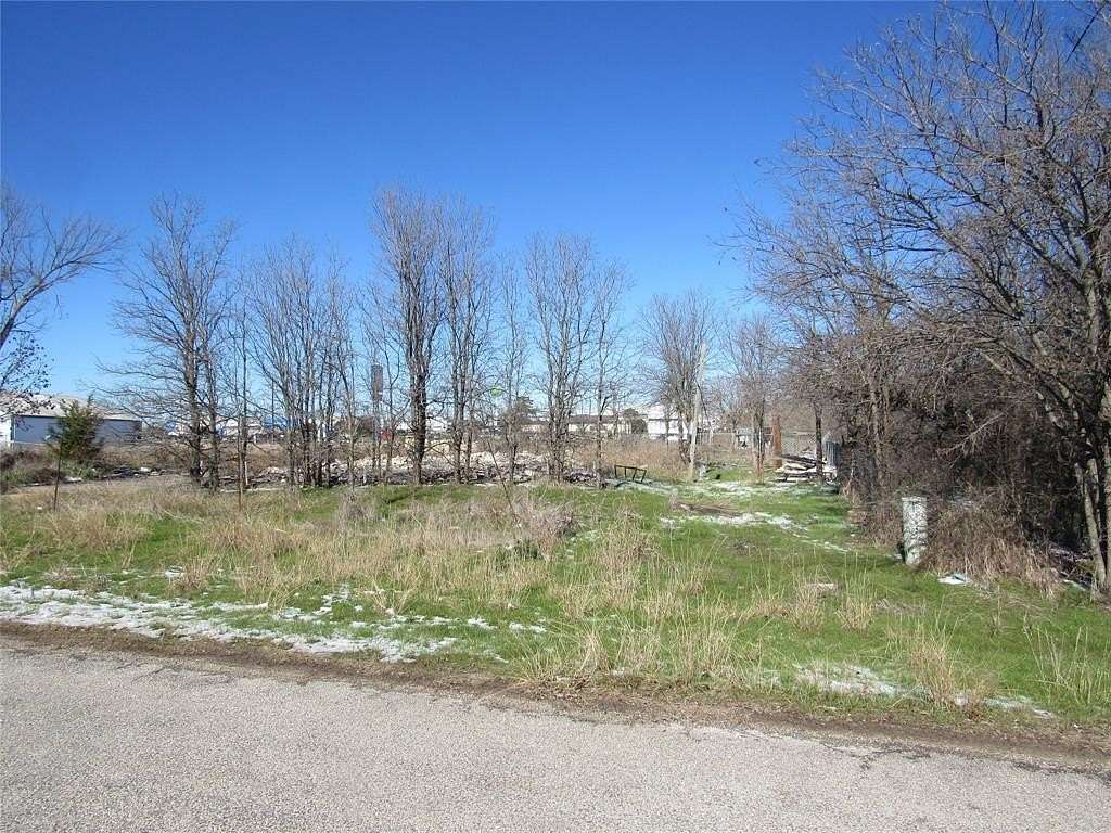 0.46 Acres of Commercial Land for Sale in Hudson Oaks, Texas